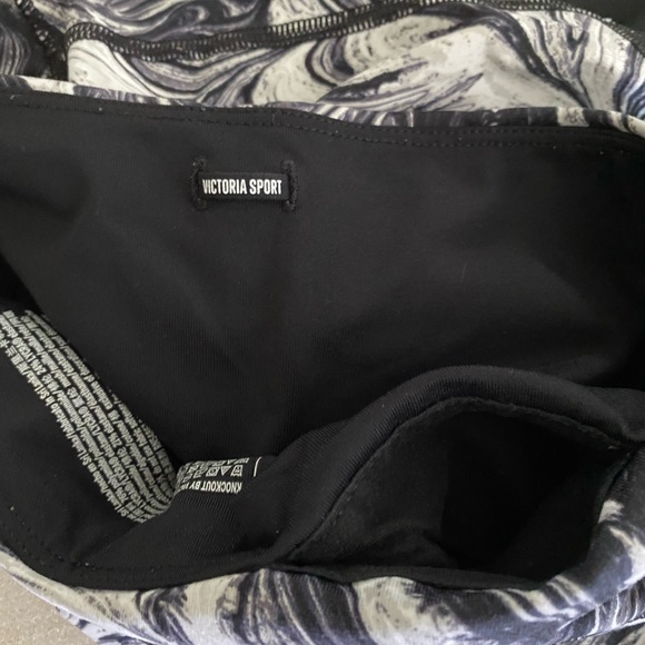 Victoria secret sport. 3/4 leggings. Small sz. Great condition. Mesh bottom. - Picture 5 of 6